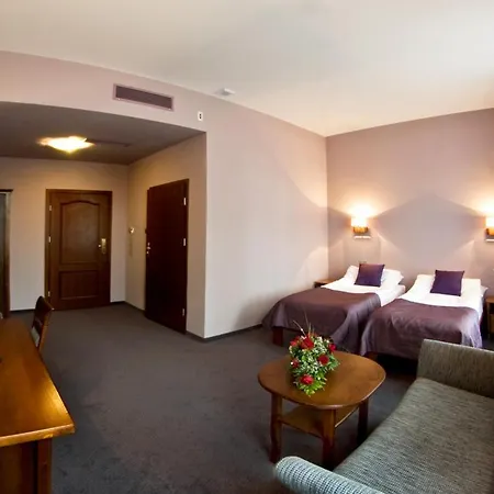 Mlyn Aqua Biblioteka 4* 엘블라그