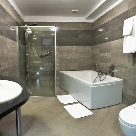 호텔 Mlyn Aqua Biblioteka 4*